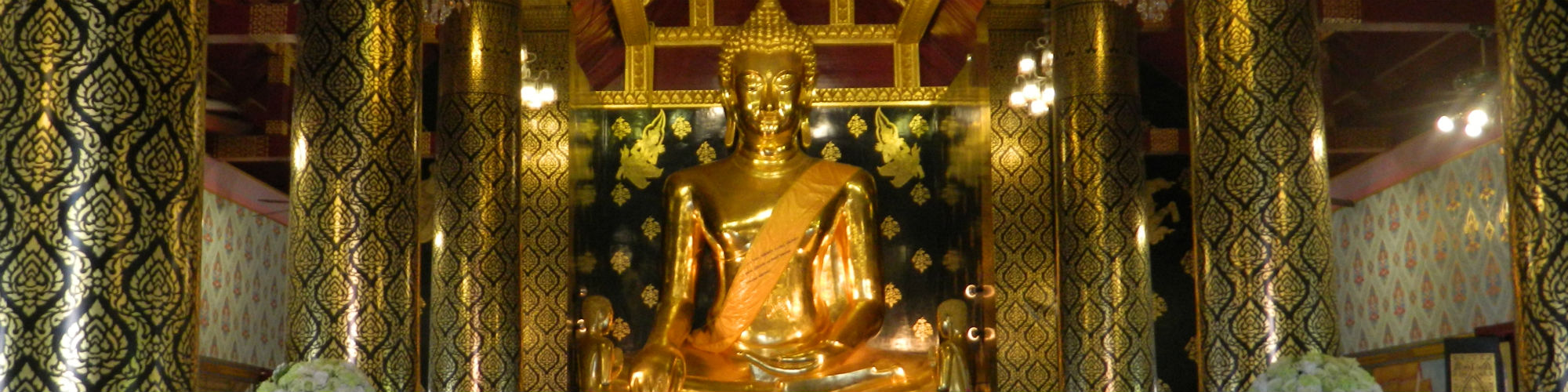 Buddha image at Wat Phra Si Mahathat Worawihan, Pitsanulok