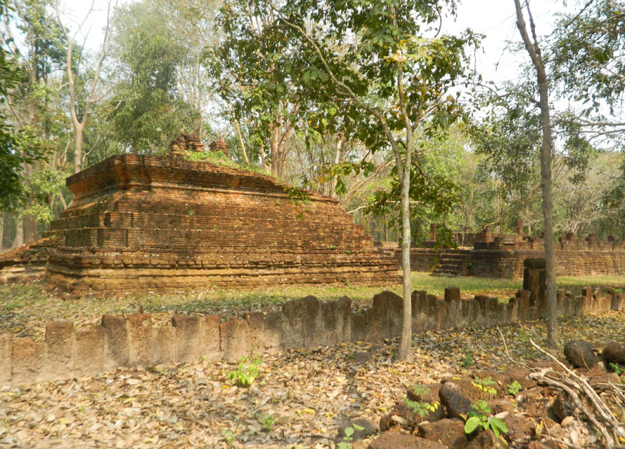 The ruins at Wat Ma Khet, Kampheang Historical Park