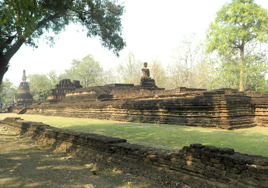 The ruins at Wat Phra That, Kampheang Historical Park