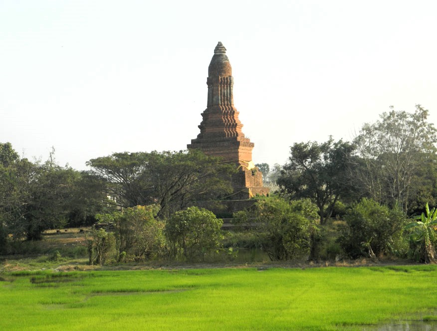 The ruins at Wat Nong Yai Chuai