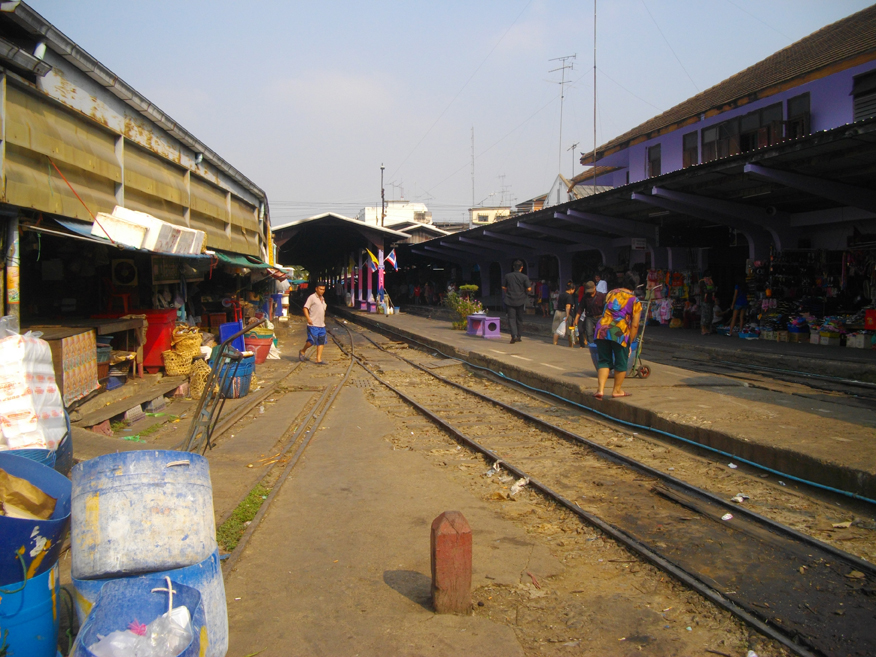 Maha Chai Railway Station