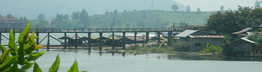 Western end of the Mon Bridge