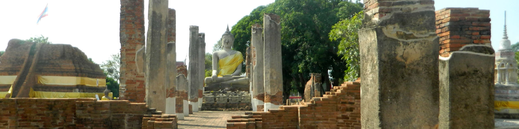 Wat Phra Mahathat, Sankhaburi District, Chainat Province