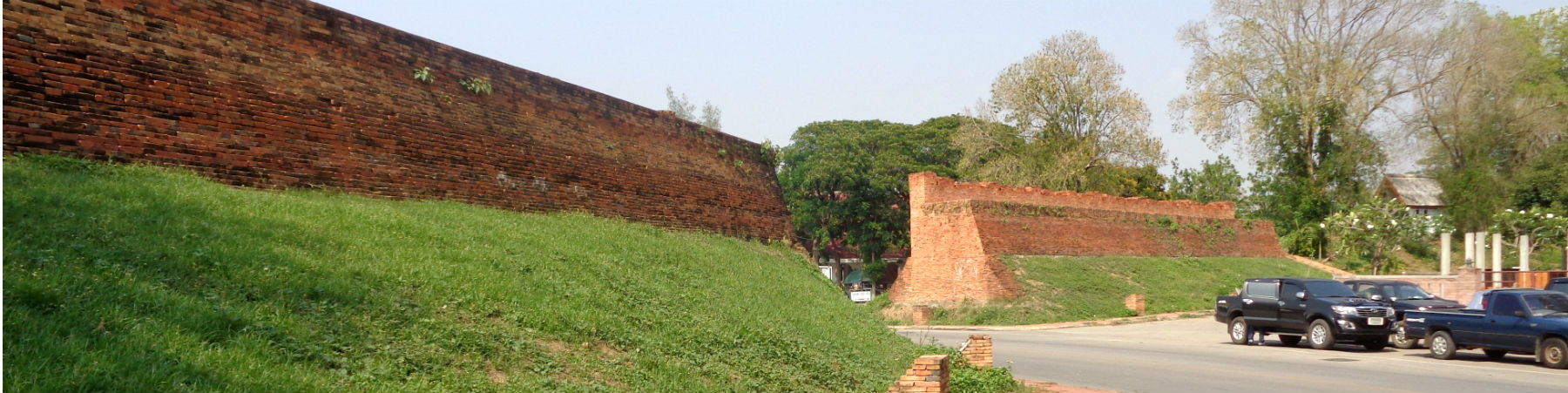 Pratu Ma (Ma Gate) and Khelang Nakorn City Wall, Lampang