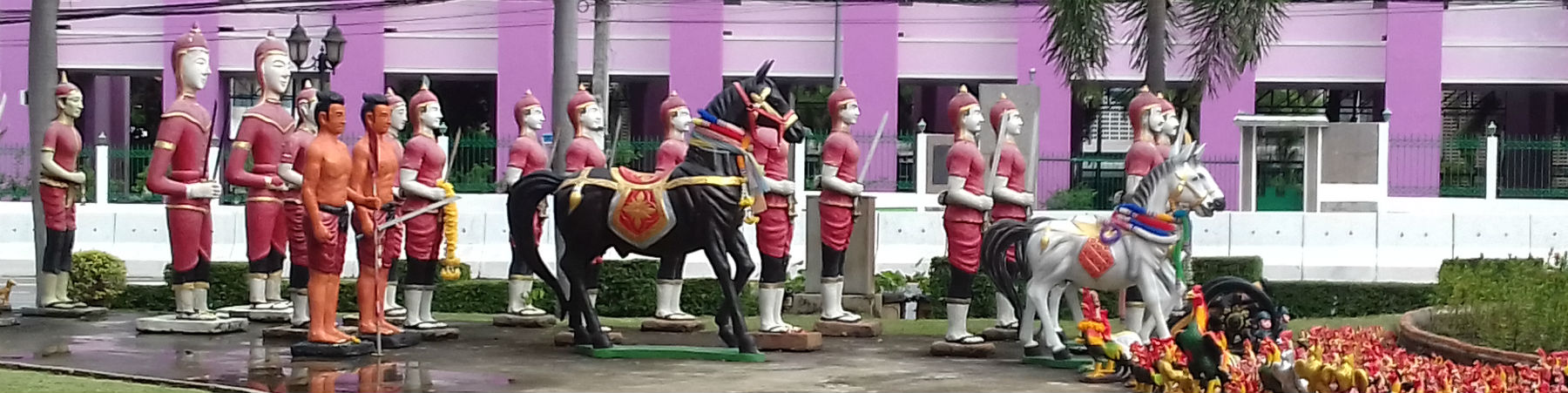 Somdej Phrachao Taksin Maharat Shrine, Tak