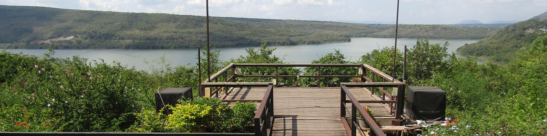 Muangphon Greenhouse (restaurant overlooking Lamtakong Reservoir), Pak Cong District, Nakhon Ratchasima Province