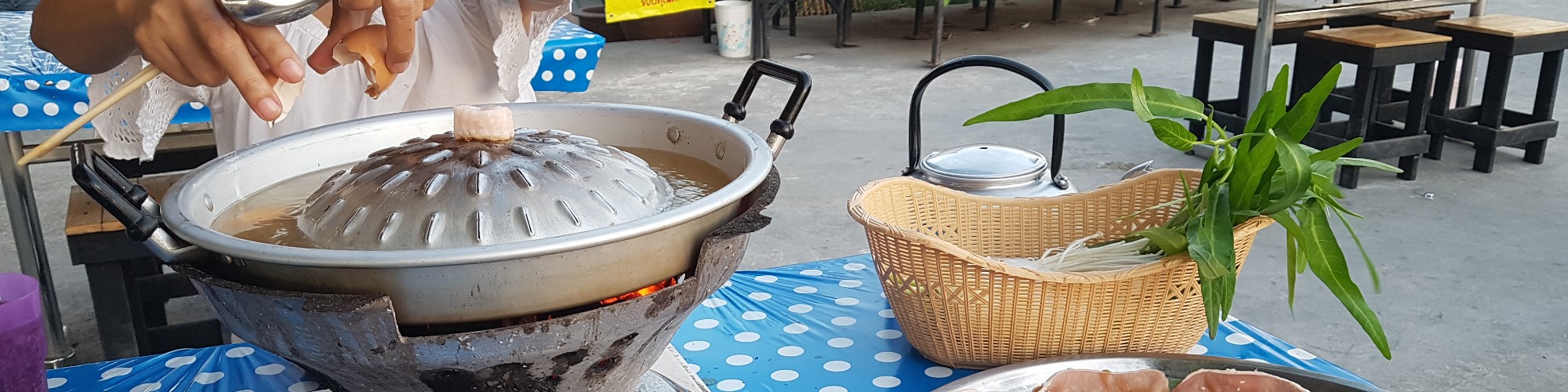 Preparing the Korean BBQ (moo yang gowlee), Hin Hin 2nd Road