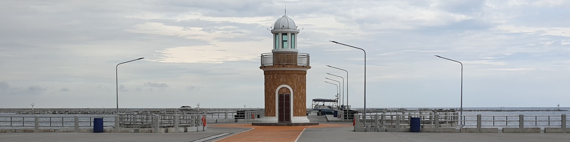 Lighthouse at Sila At Fish Bridge, Chonburi Province